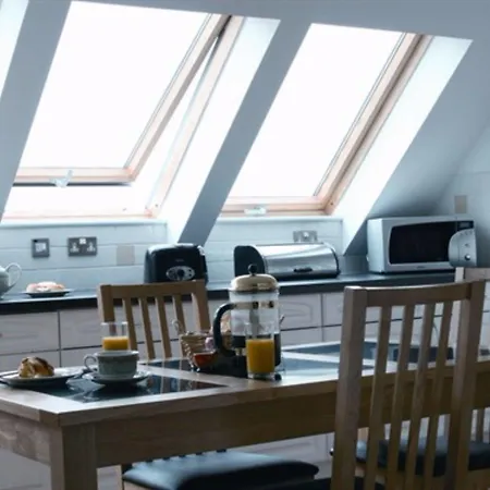 Kernow Homes Travel Apartament *