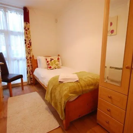 Kernow Homes Travel Apartament *